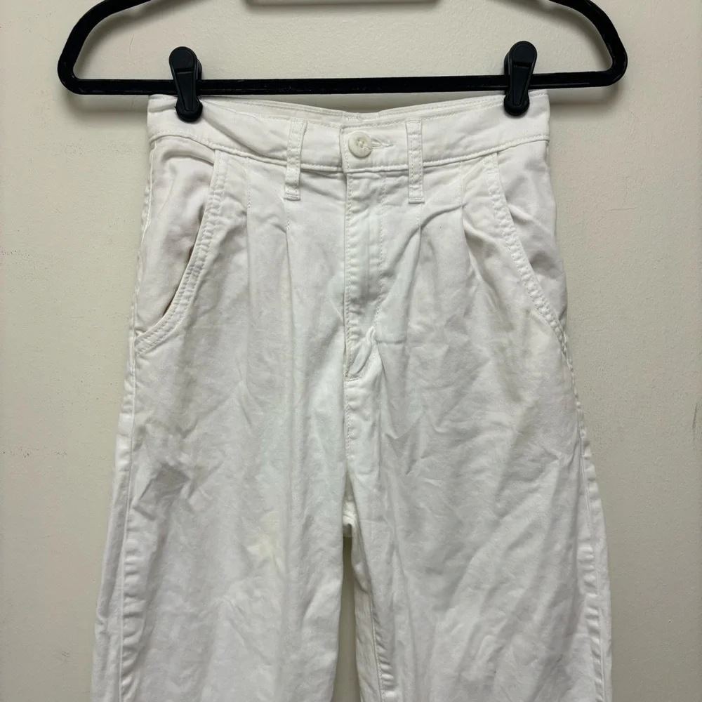 Levi’s White Pleated Balloon Leg Pants